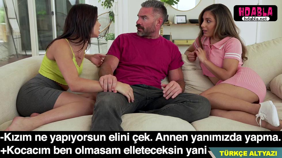 Yaramaz kız önce annesini sonra babasını ayartıp sekse zorluyor